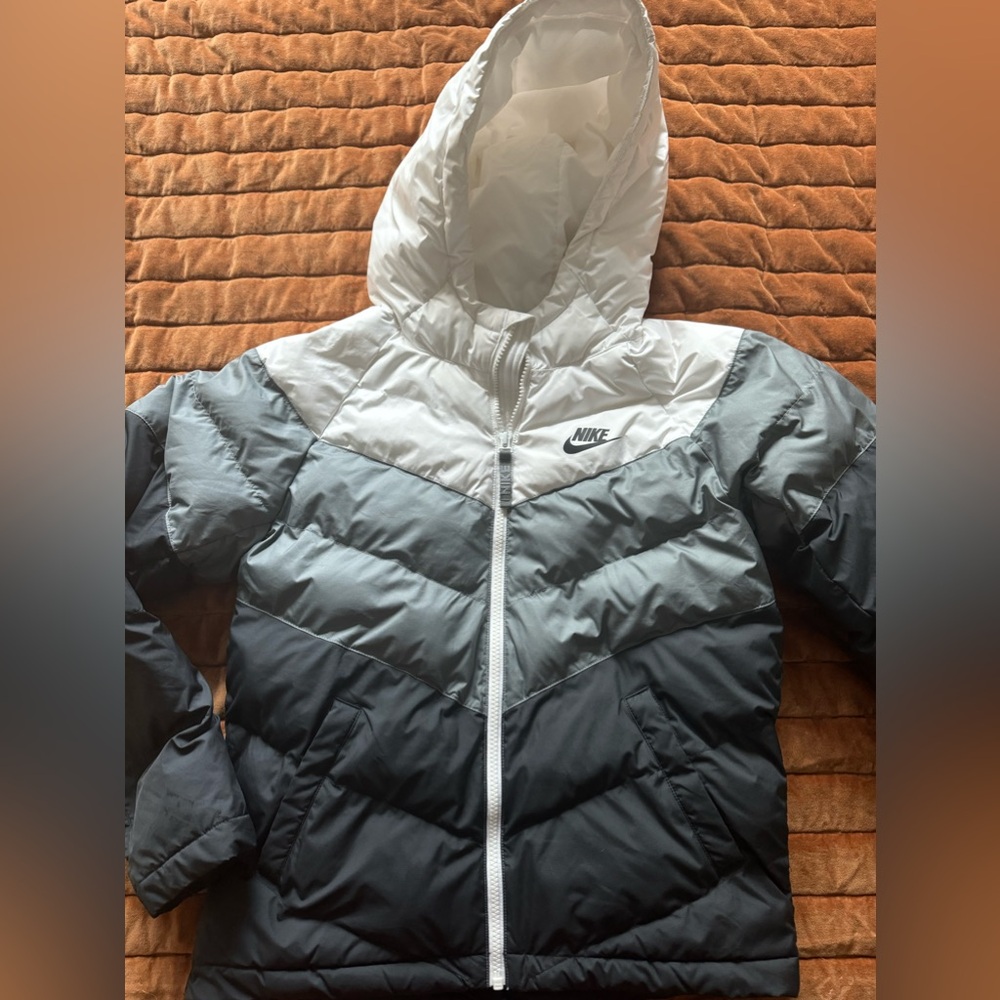 Youth Large Nike puffer jacket